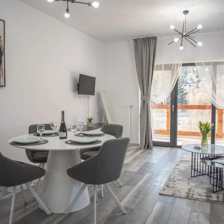 Yael Luxury 5 Aparthotel Busteni
