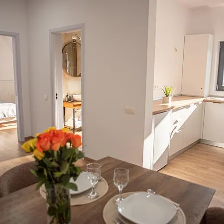 Yael Luxury 5 Aparthotel Busteni