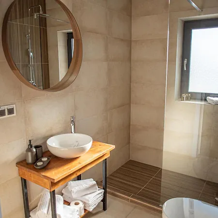 Yael Luxury 5 * Busteni
